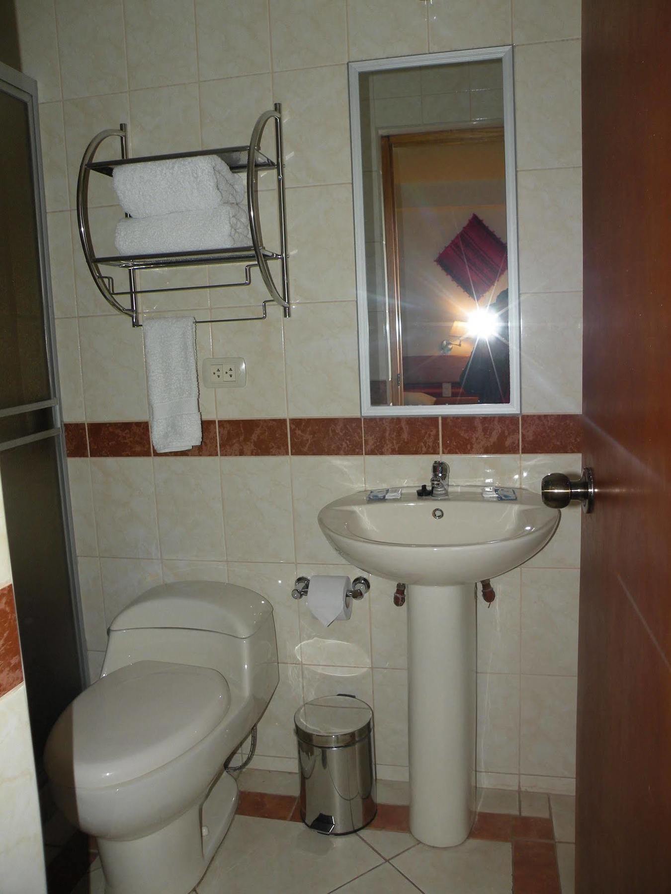 פונו Cantuta Inn מראה חיצוני תמונה