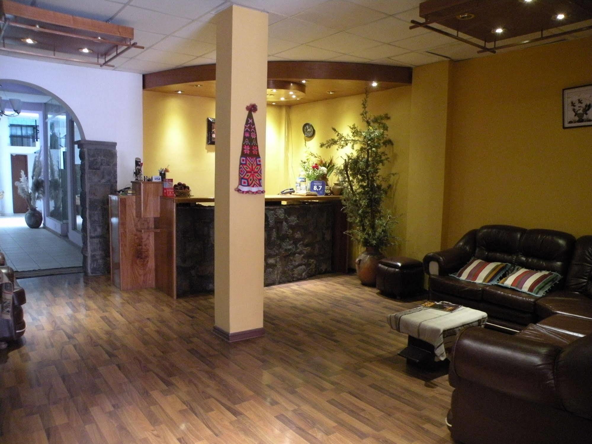 פונו Cantuta Inn מראה חיצוני תמונה