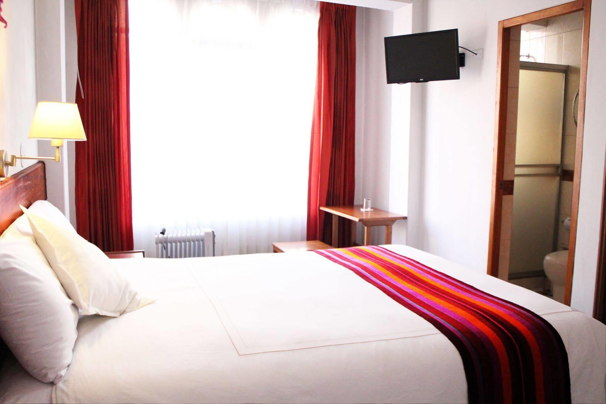 פונו Cantuta Inn מראה חיצוני תמונה