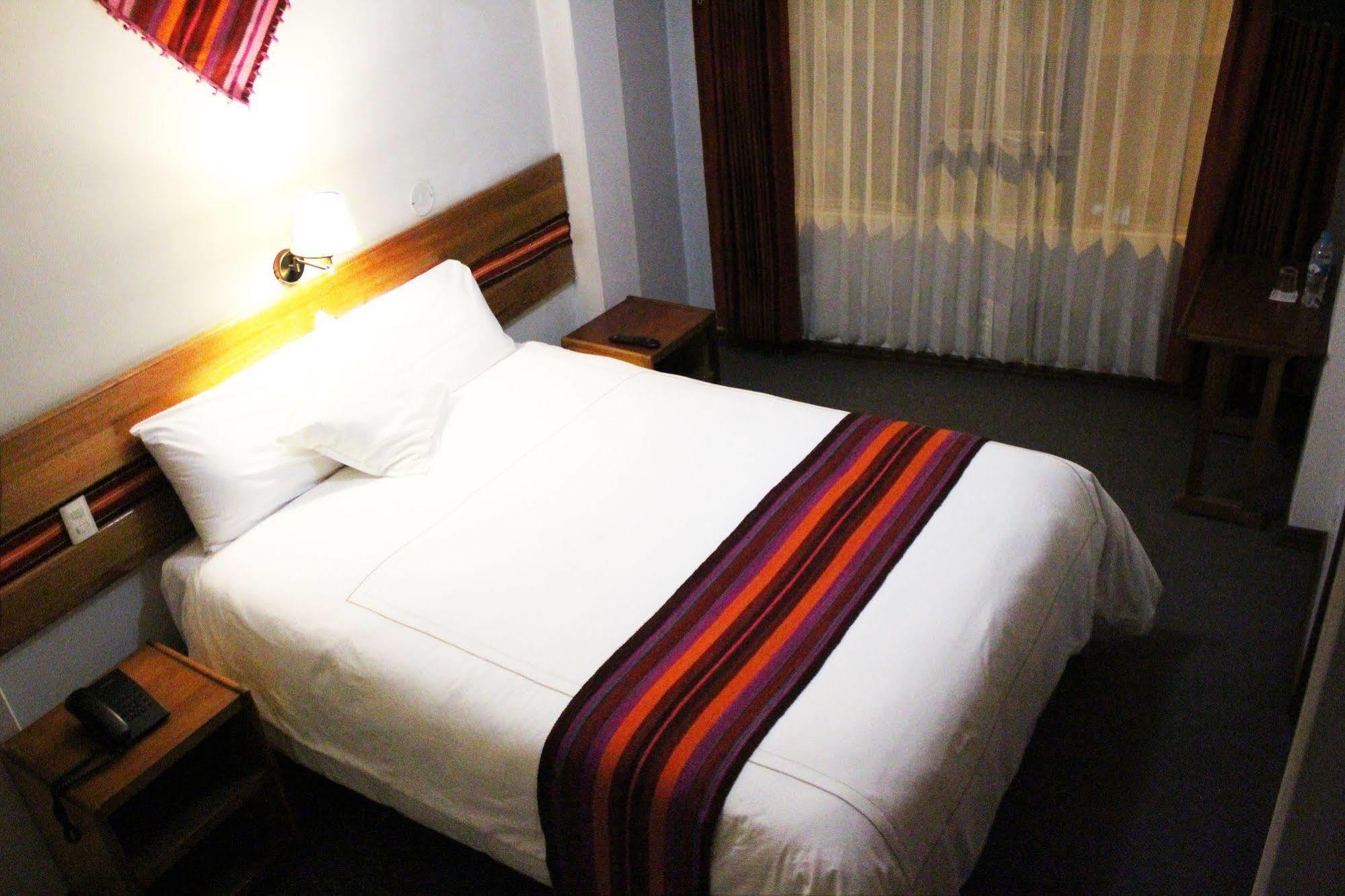 פונו Cantuta Inn מראה חיצוני תמונה