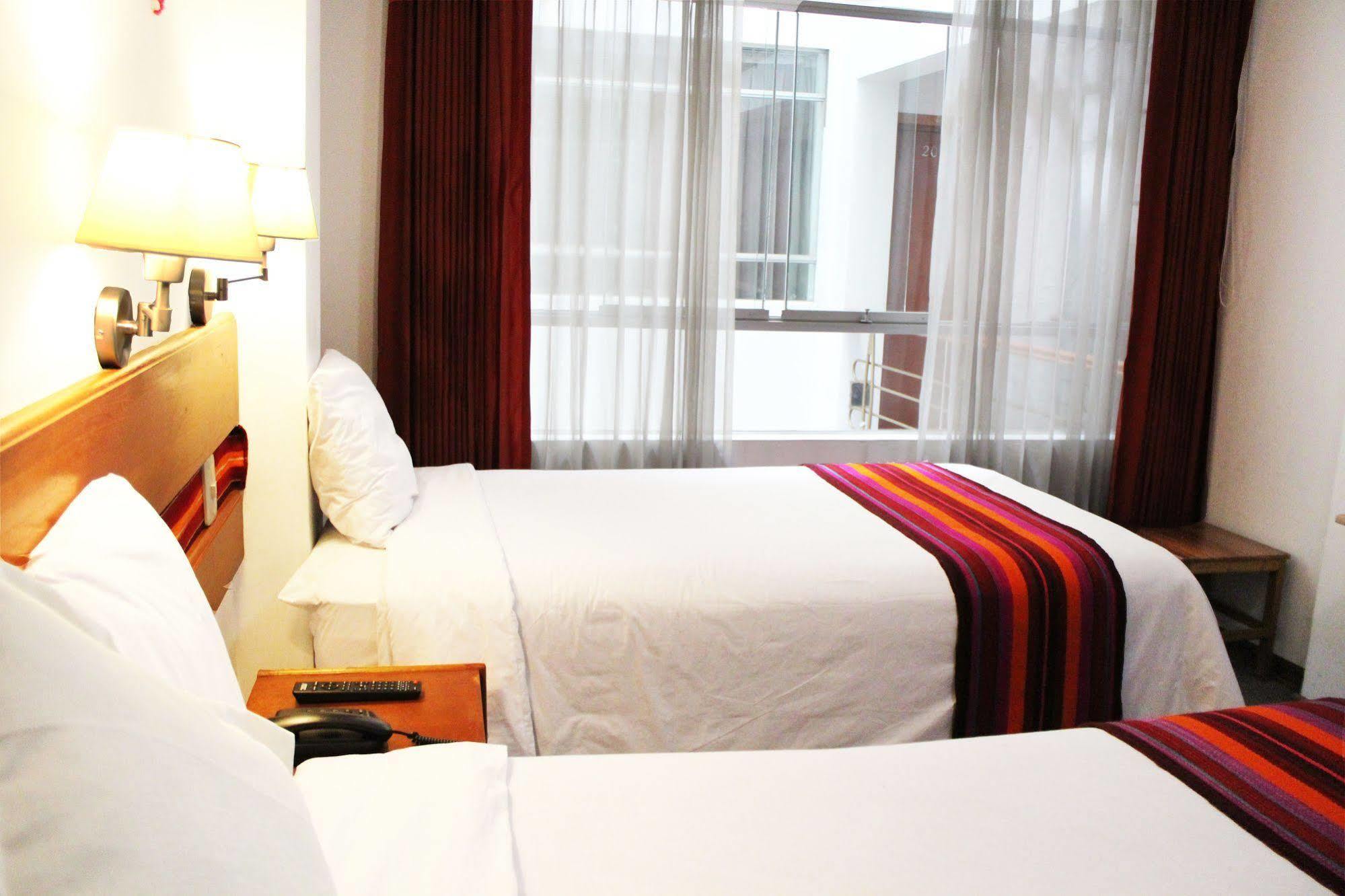 פונו Cantuta Inn מראה חיצוני תמונה